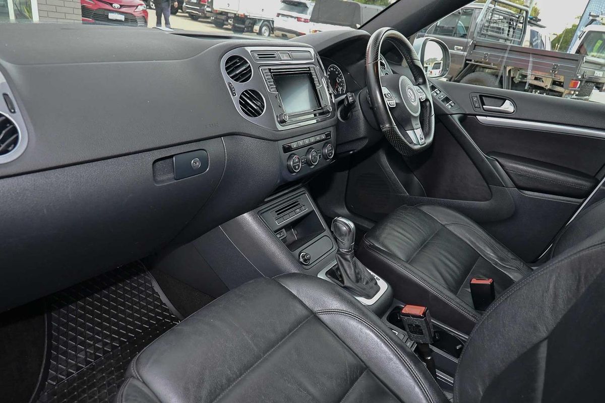 2016 Volkswagen Tiguan 155TSI R-Line 5N