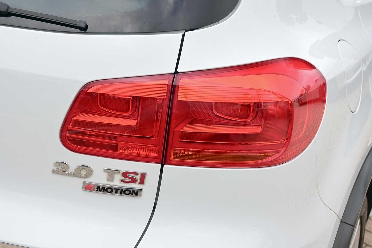 2016 Volkswagen Tiguan 155TSI R-Line 5N