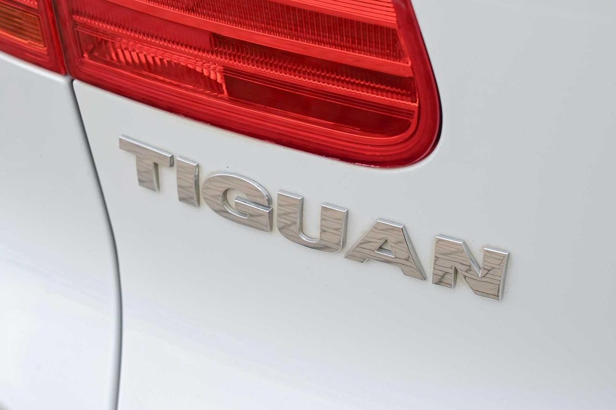 2016 Volkswagen Tiguan 155TSI R-Line 5N