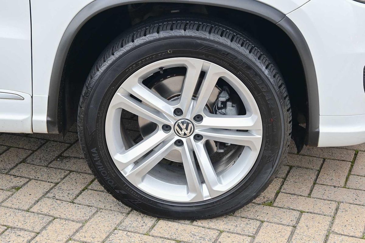 2016 Volkswagen Tiguan 155TSI R-Line 5N
