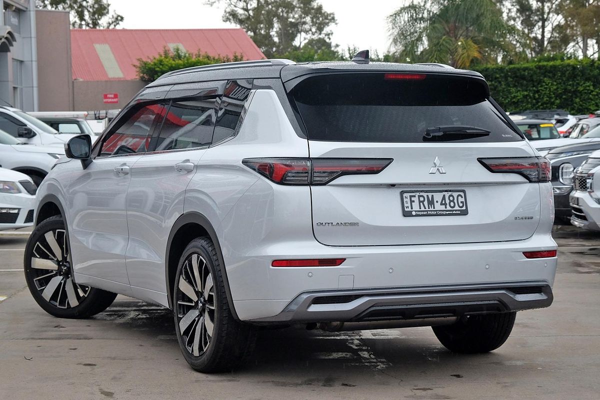 2025 Mitsubishi Outlander Exceed Tourer ZM