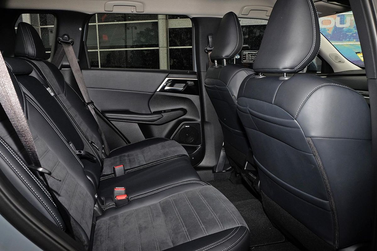 2025 Mitsubishi Outlander Aspire ZM