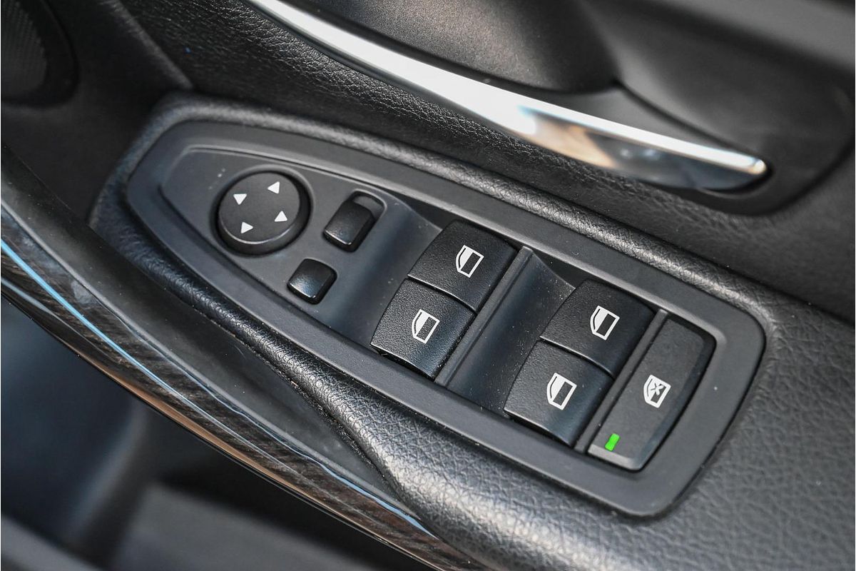2014 BMW 3 Series 320i F30