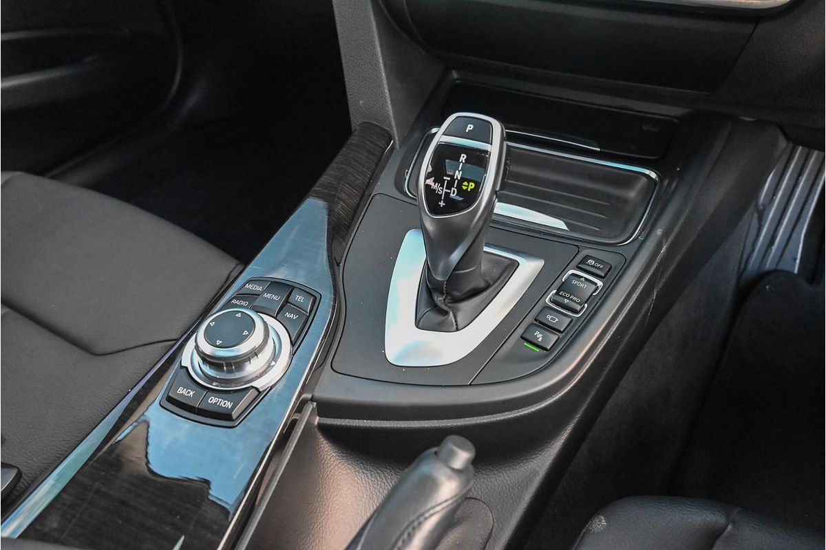 2014 BMW 3 Series 320i F30