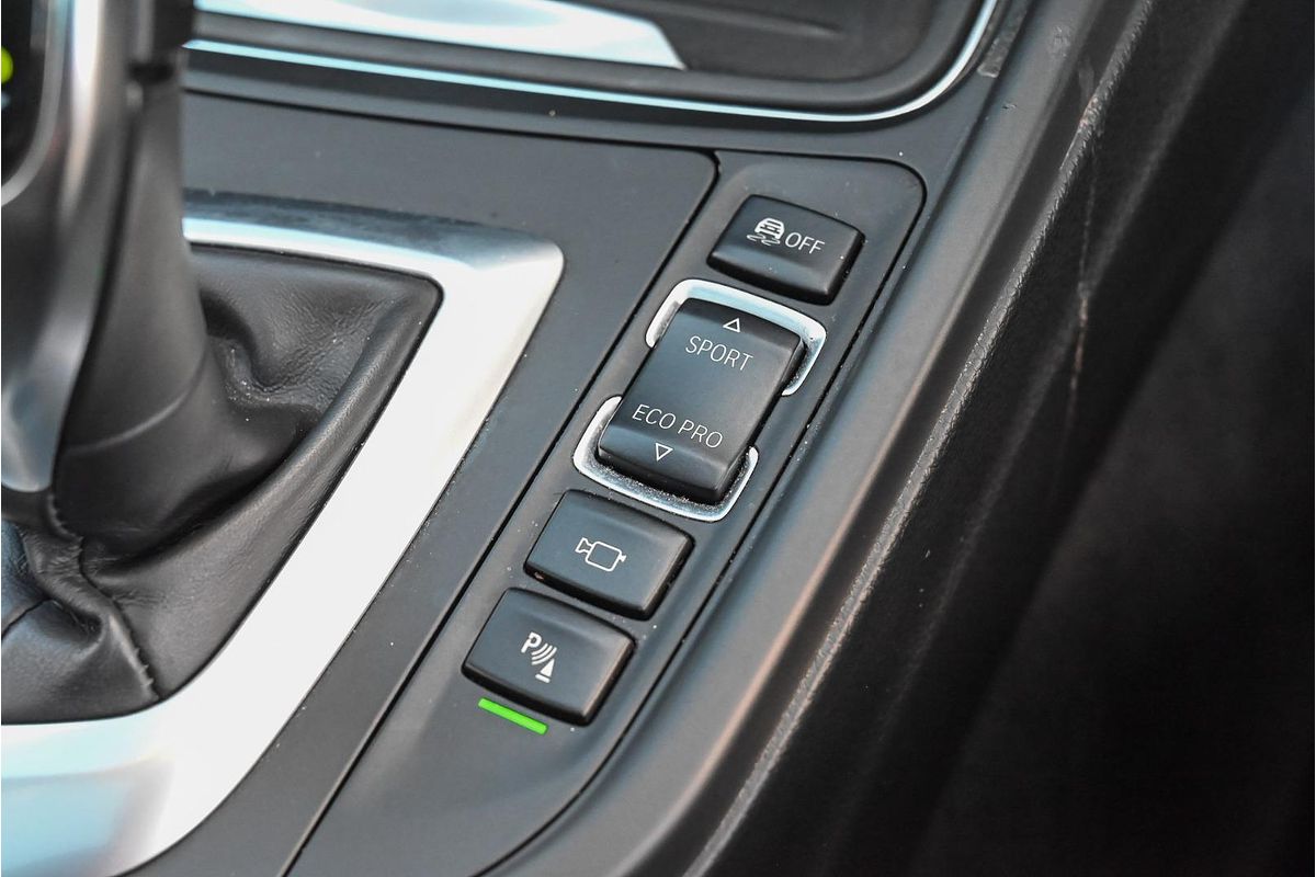 2014 BMW 3 Series 320i F30