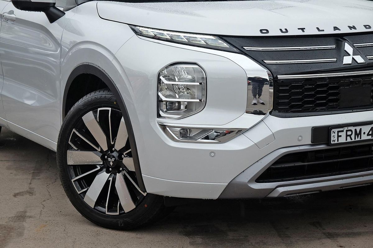2025 Mitsubishi Outlander Exceed Tourer ZM