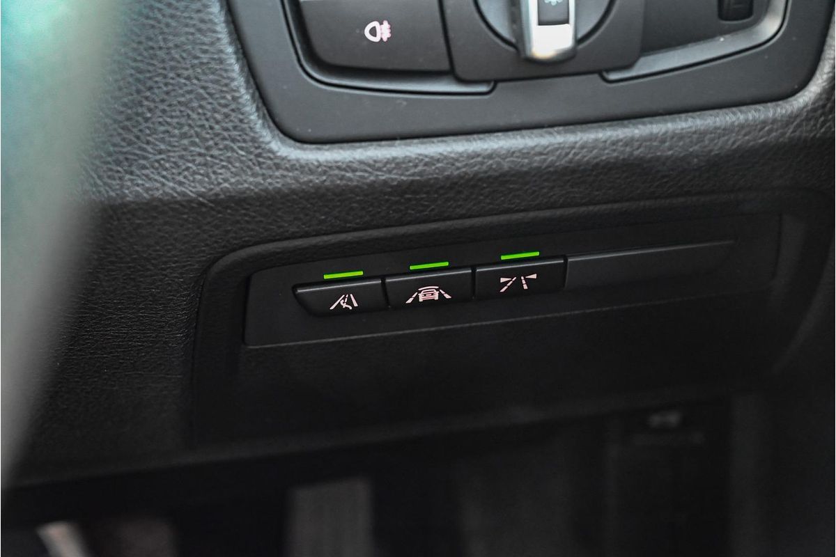 2014 BMW 3 Series 320i F30