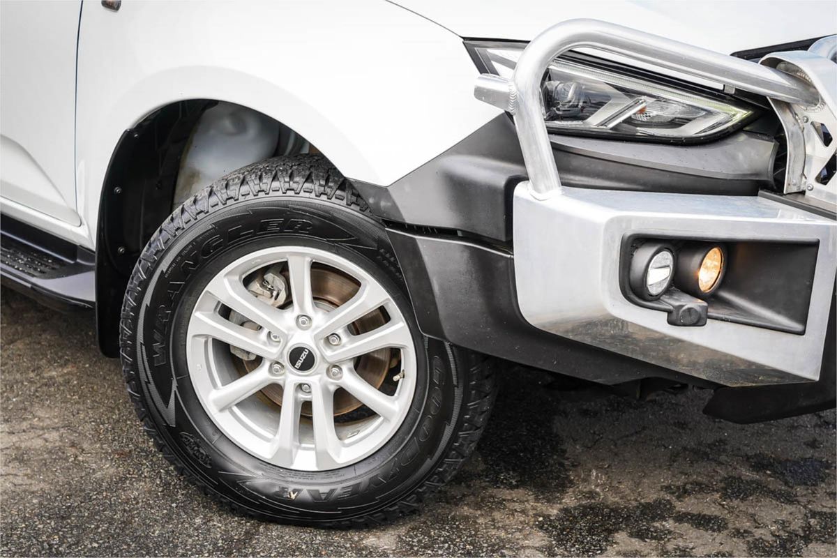 2021 Isuzu MU-X LS-M