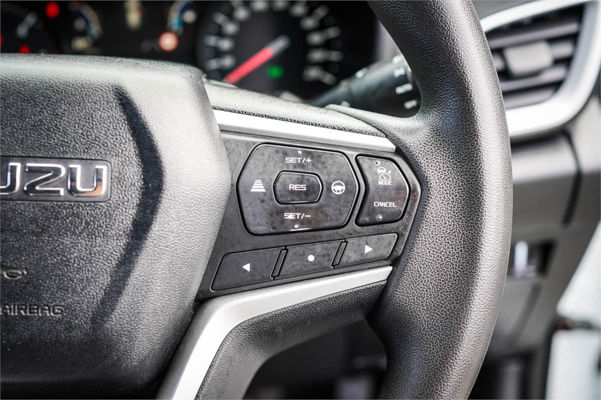 2021 Isuzu MU-X LS-M