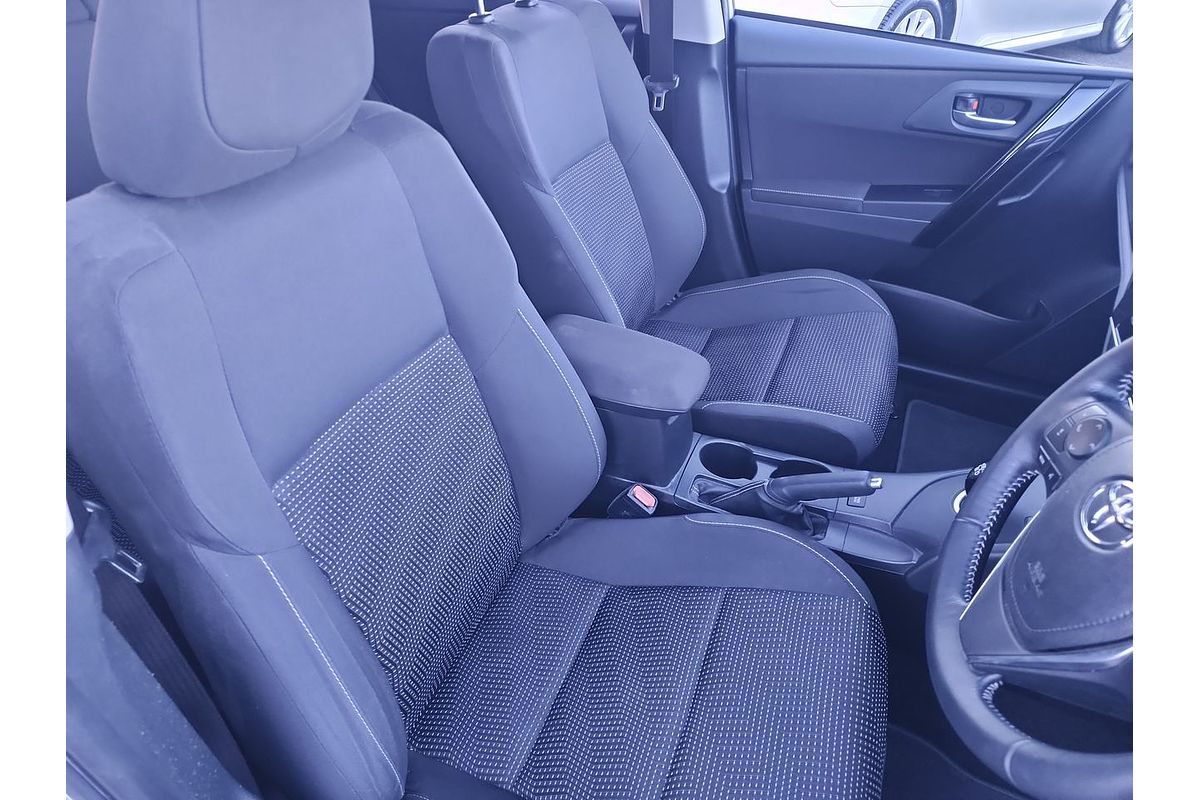 2017 Toyota Corolla Hybrid ZWE186R