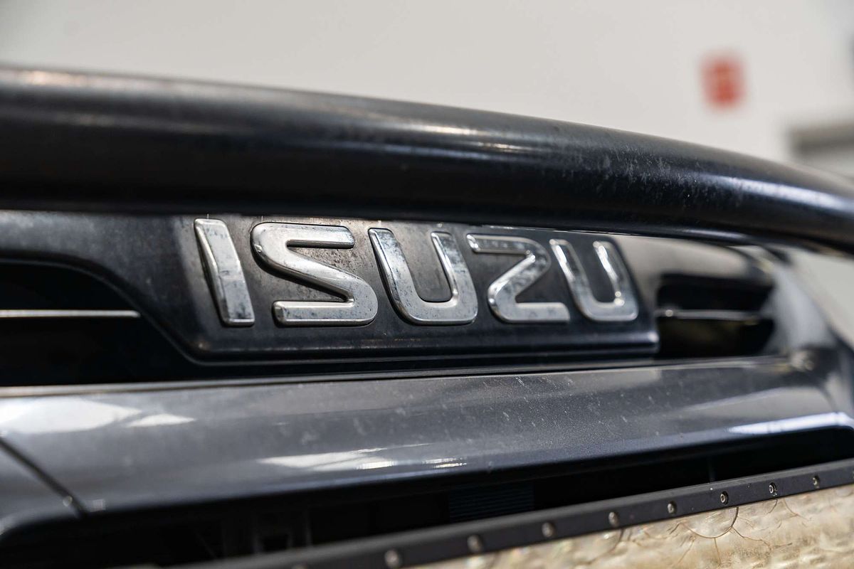 2020 Isuzu MU-X LS-M