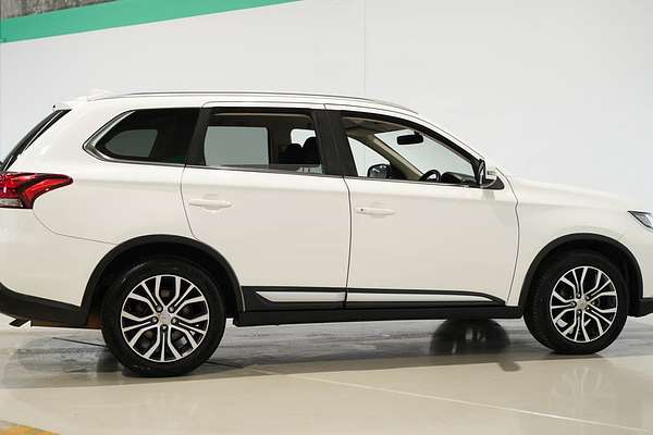 2017 Mitsubishi Outlander LS Safety Pack ZK