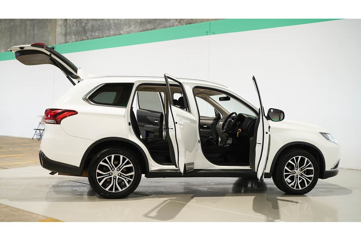 2017 Mitsubishi Outlander LS Safety Pack ZK