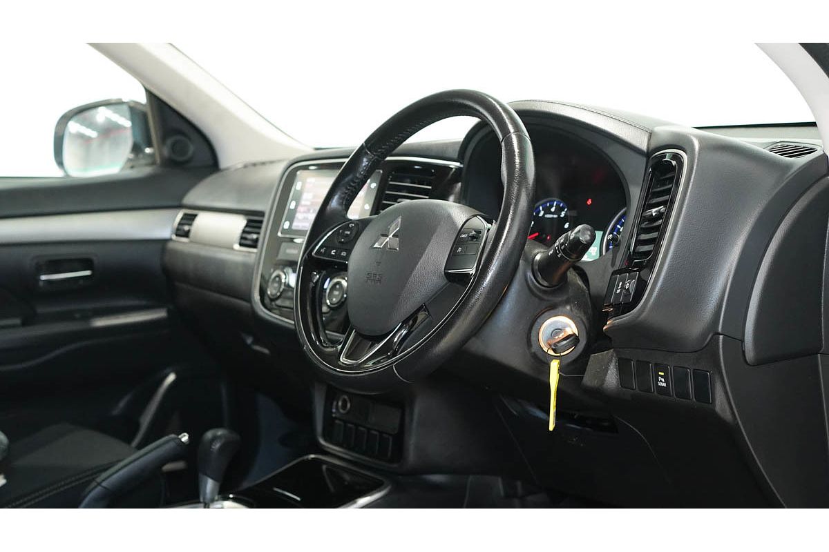 2017 Mitsubishi Outlander LS Safety Pack ZK