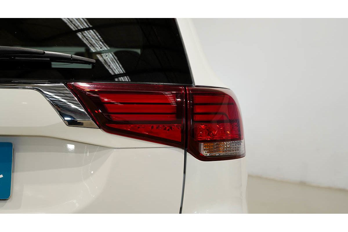 2017 Mitsubishi Outlander LS Safety Pack ZK