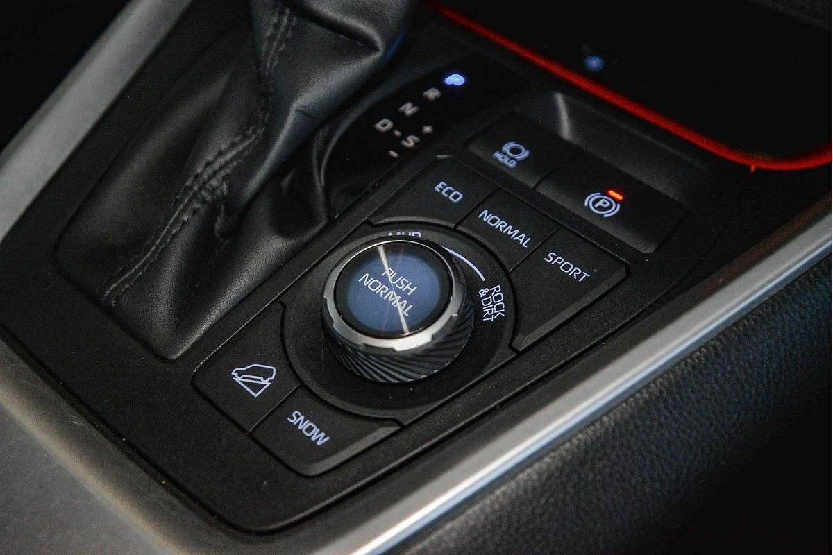 2020 Toyota RAV4 Edge AXAA54R