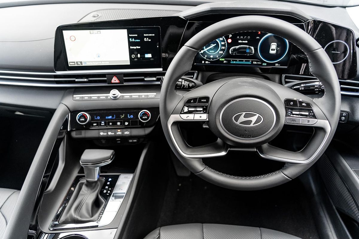 2025 Hyundai i30 Elite Hybrid CN7.V2