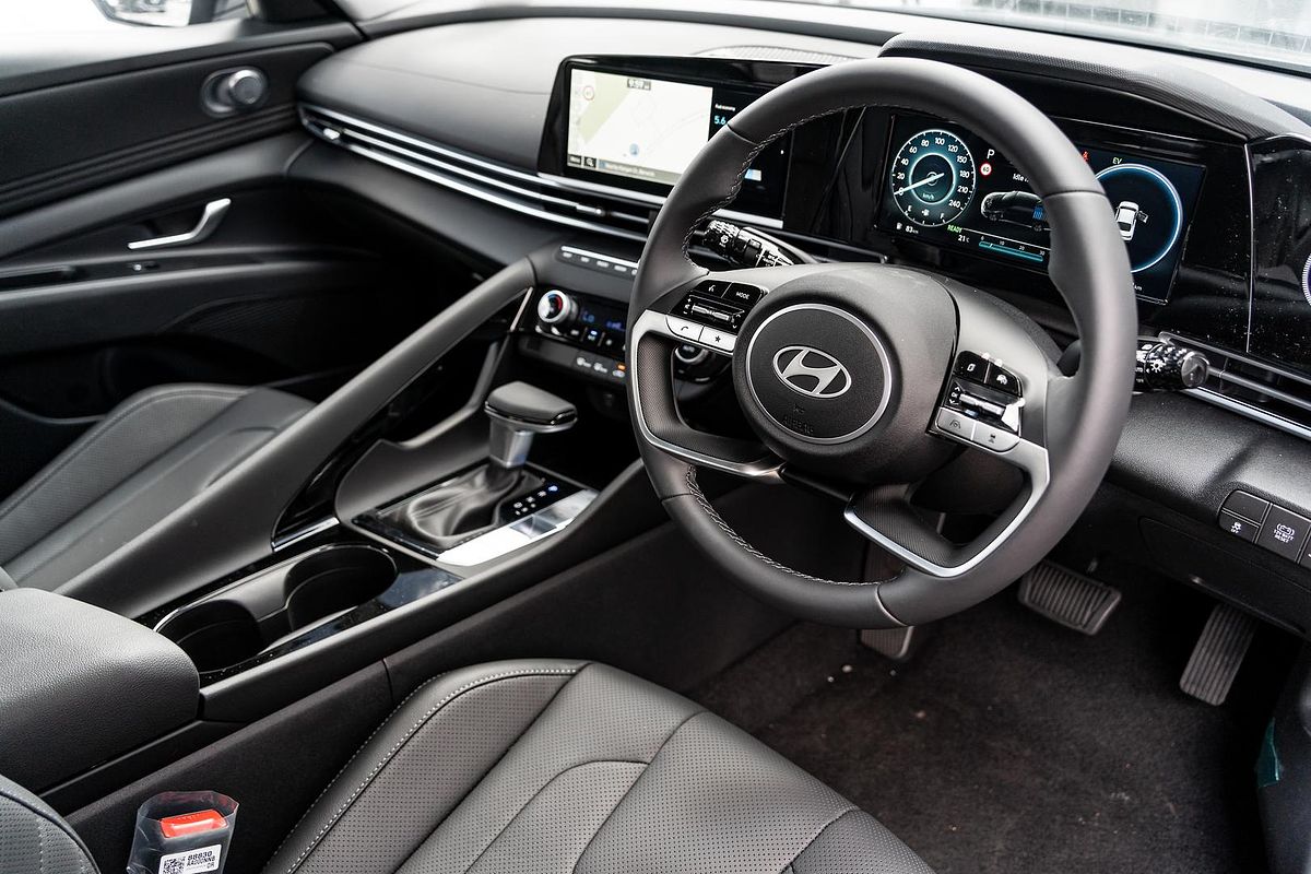 2025 Hyundai i30 Elite Hybrid CN7.V2
