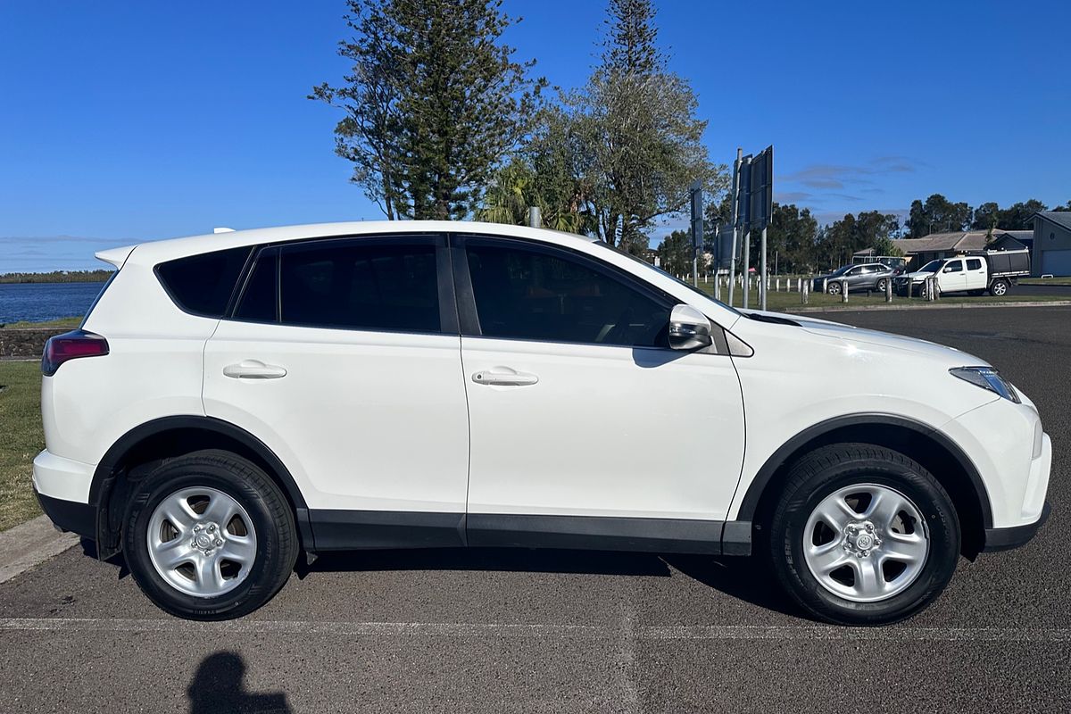 2017 Toyota RAV4 GX ZSA42R