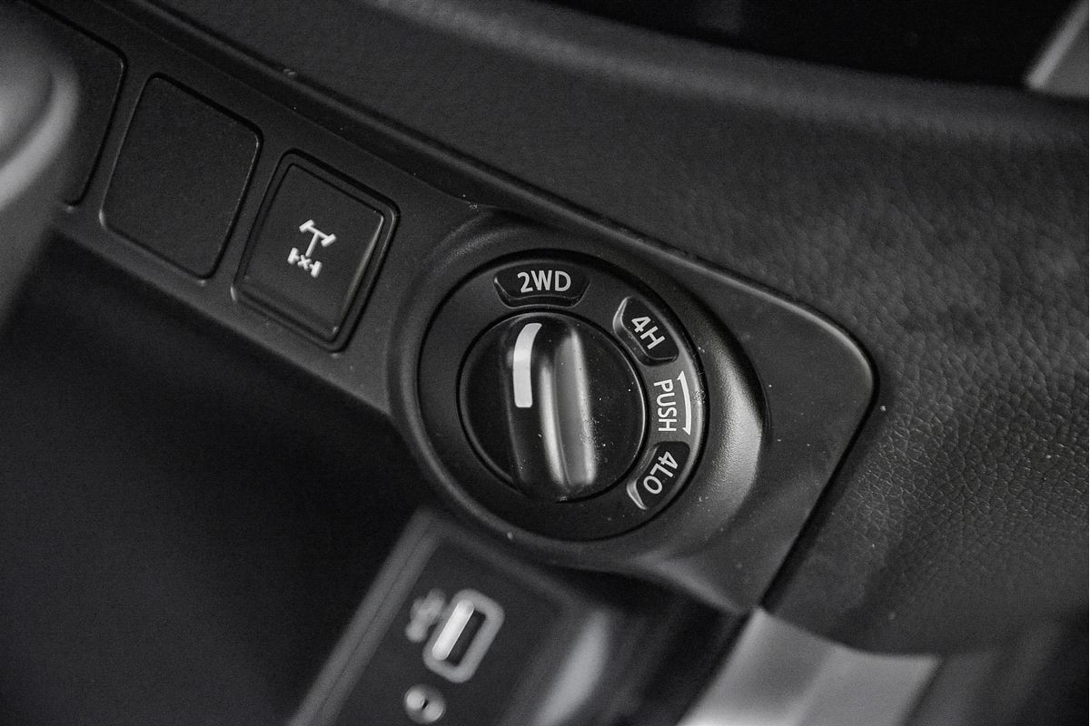 2019 Nissan Navara ST D23 Series 4 4X4