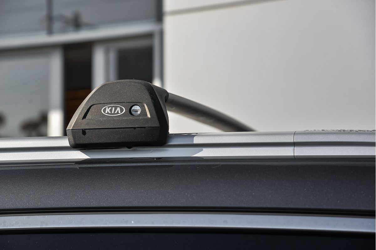 2017 Kia Carnival SLi YP