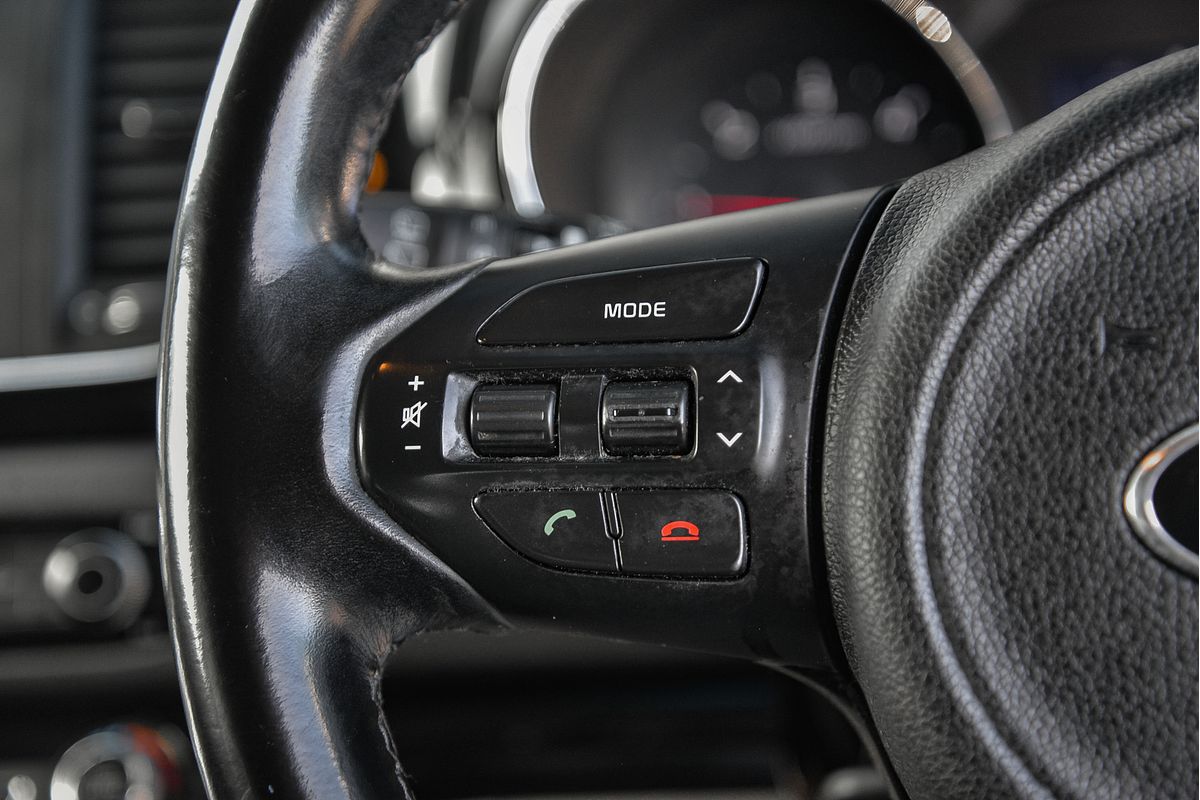 2017 Kia Carnival SLi YP
