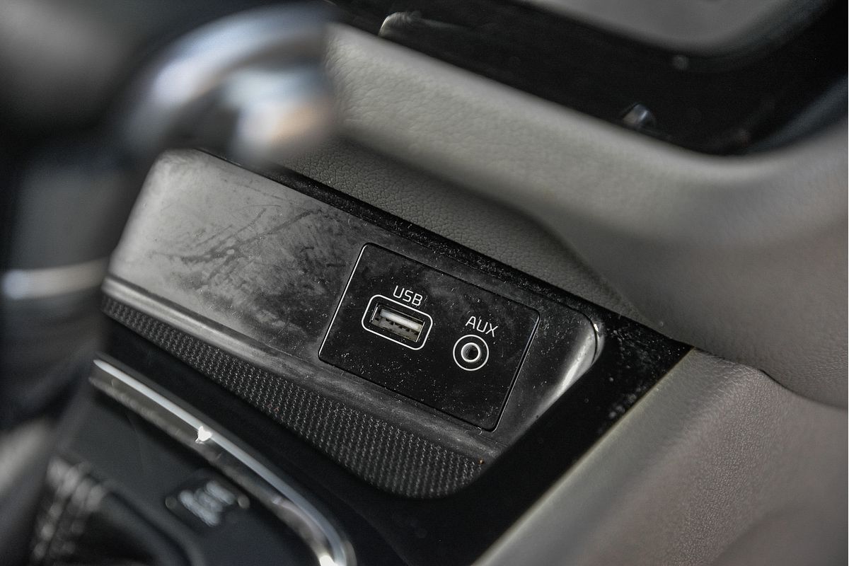 2017 Kia Carnival SLi YP