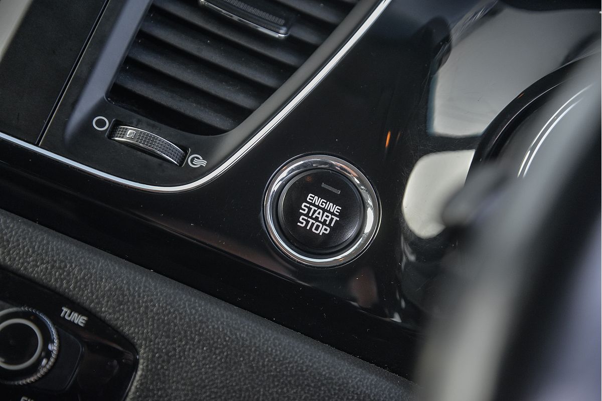 2017 Kia Carnival SLi YP
