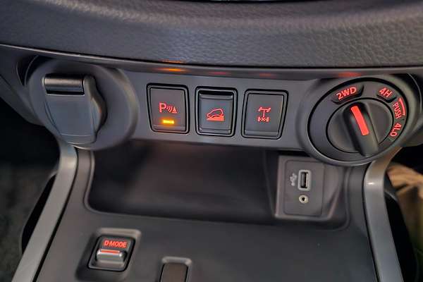 2024 Nissan Navara ST D23 4X4