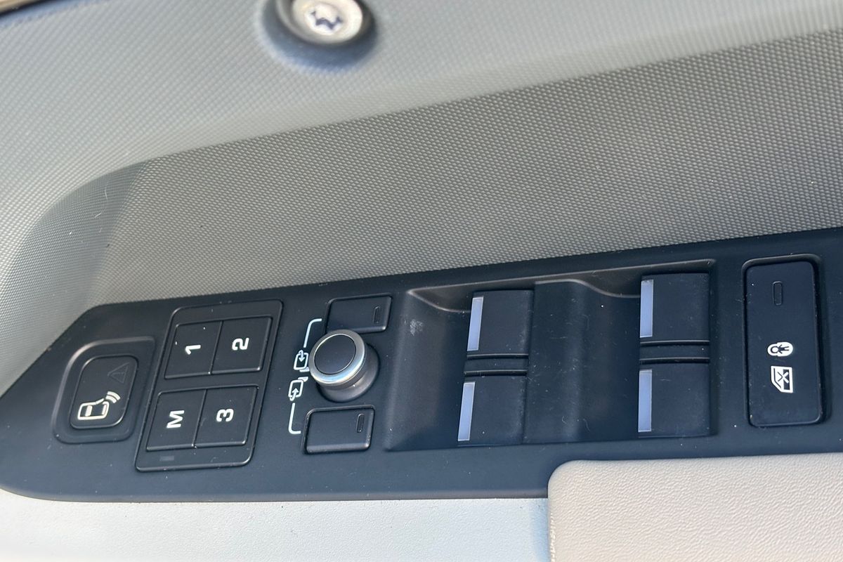2021 Land Rover Defender 110 P400 X-Dynamic HSE L663