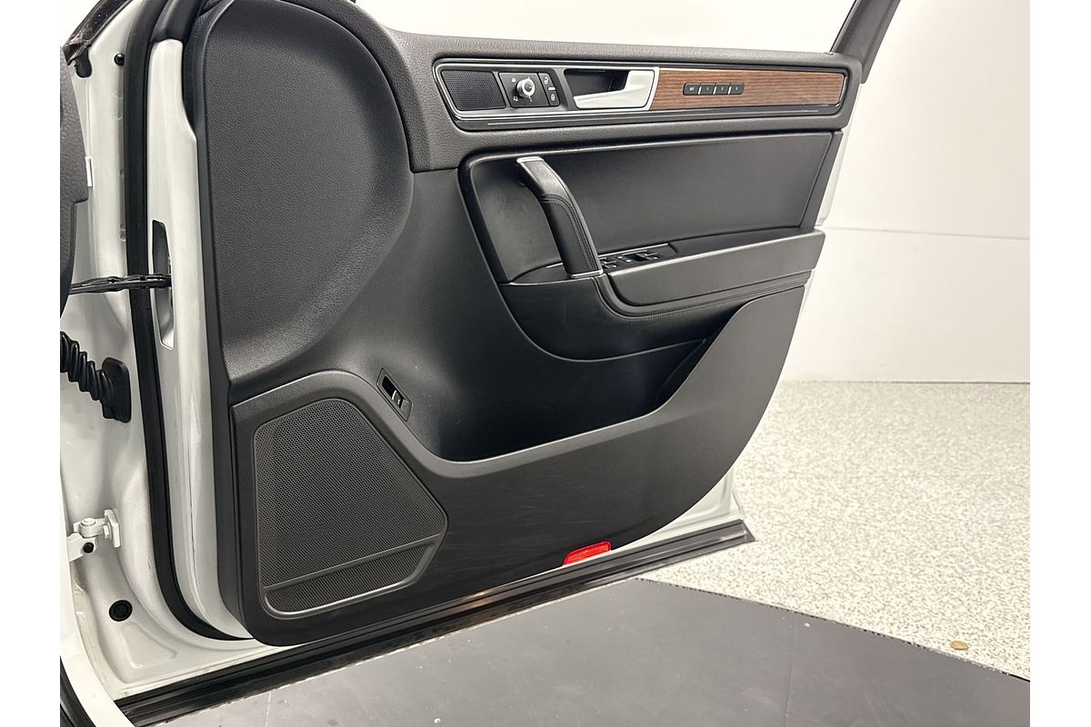 2016 Volkswagen Touareg Wolfsburg Edition 7P