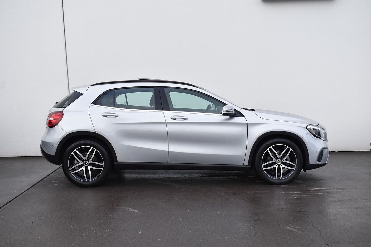 2017 Mercedes-Benz GLA-Class GLA180 X156