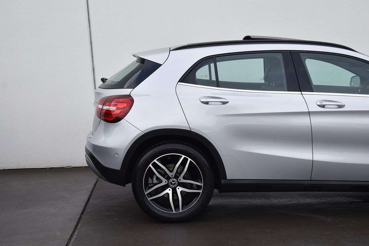 2017 Mercedes-Benz GLA-Class GLA180 X156