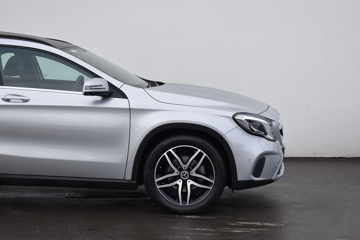 2017 Mercedes-Benz GLA-Class GLA180 X156