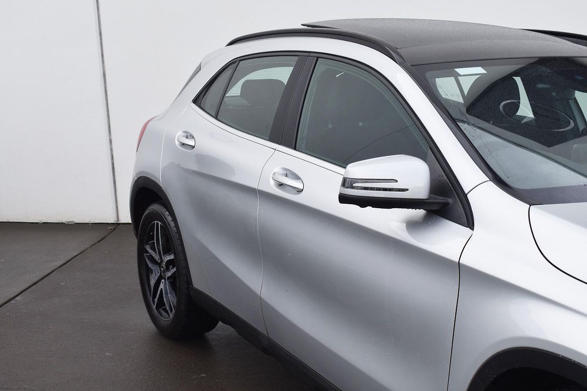 2017 Mercedes-Benz GLA-Class GLA180 X156