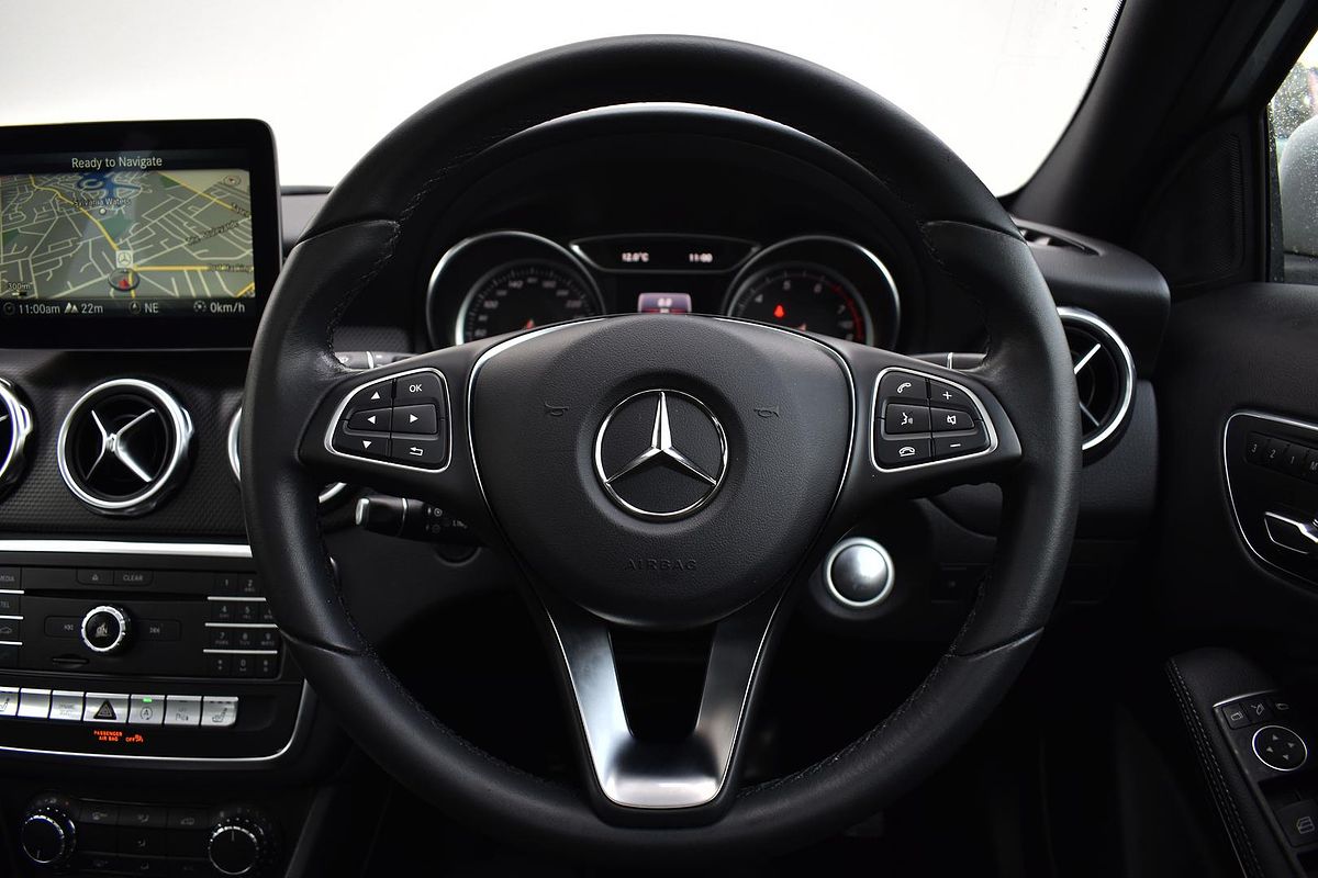 2017 Mercedes-Benz GLA-Class GLA180 X156