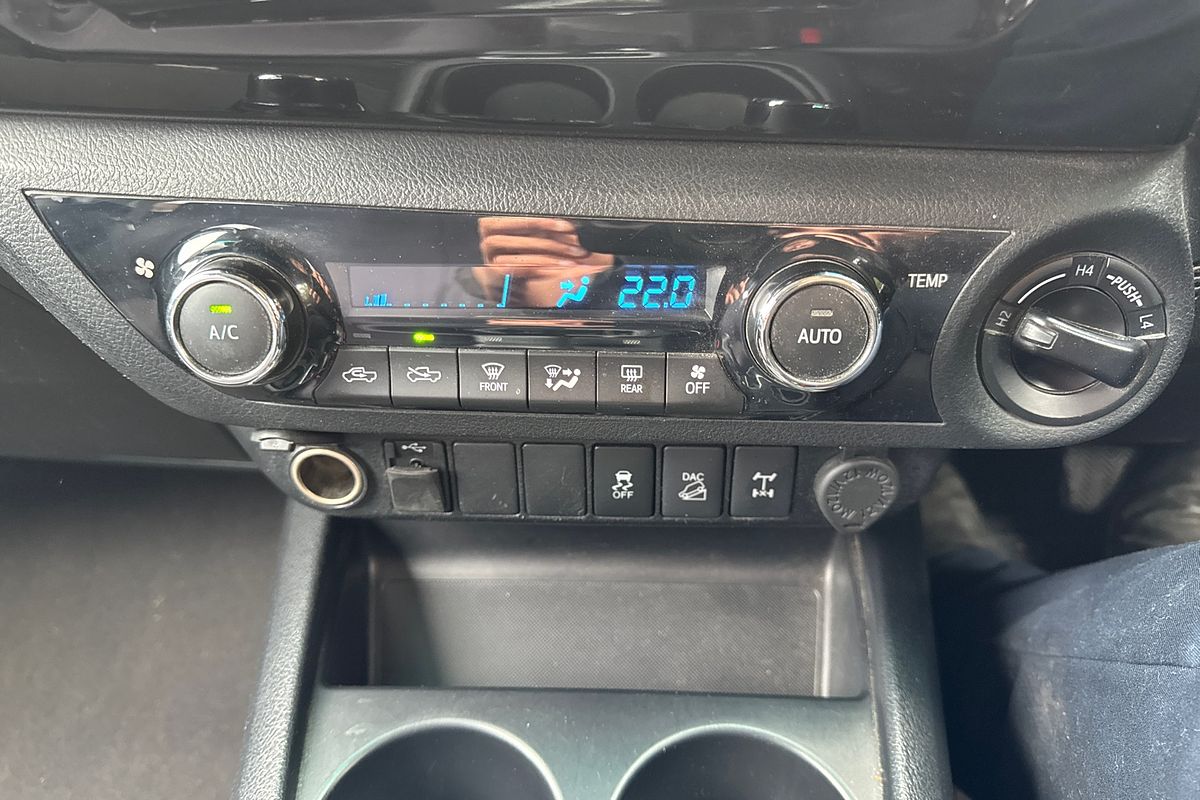 2020 Toyota Hilux SR5 GUN126R 4X4