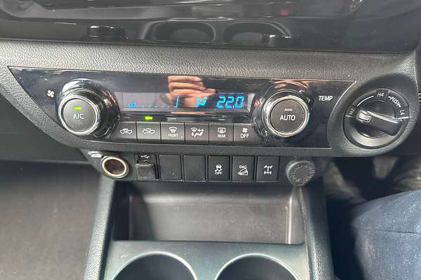 2020 Toyota Hilux SR5 GUN126R 4X4