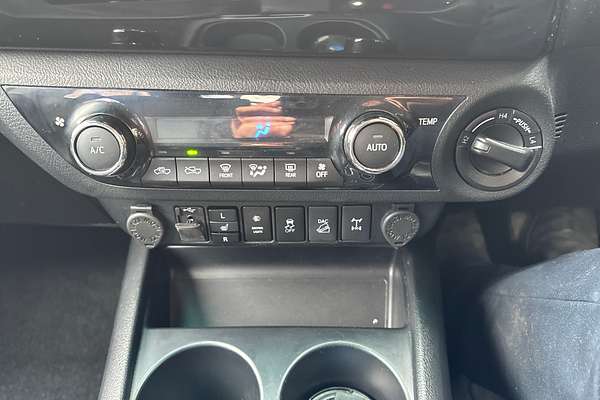 2020 Toyota Hilux SR5 GUN126R 4X4