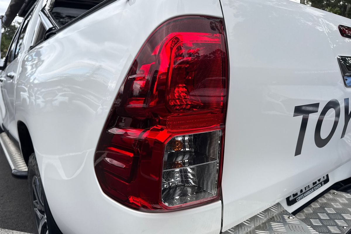 2020 Toyota Hilux SR5 GUN126R 4X4