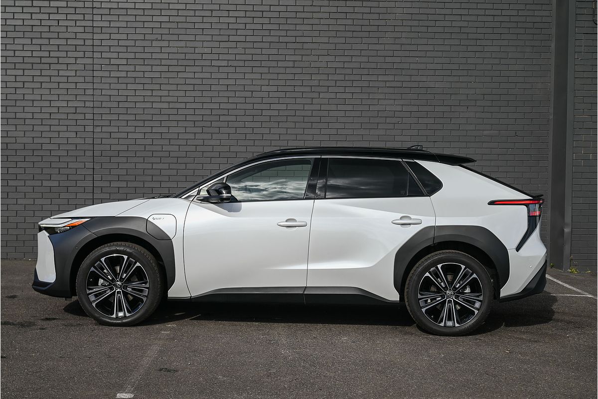 2024 Toyota bZ4X YEAM15R