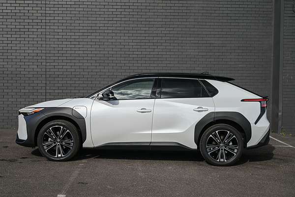2024 Toyota bZ4X YEAM15R