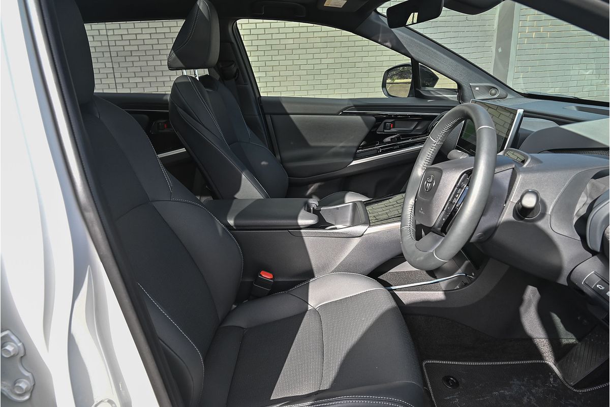 2024 Toyota bZ4X YEAM15R
