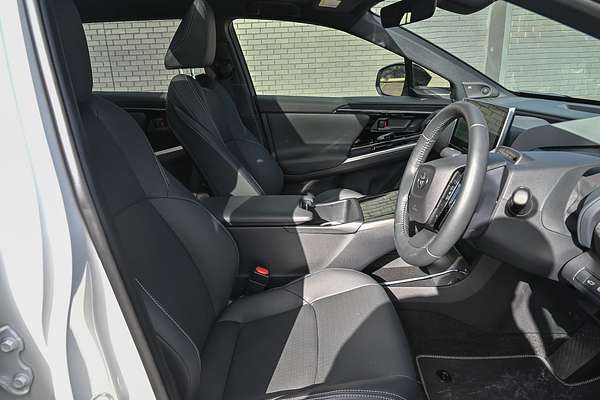 2024 Toyota bZ4X YEAM15R