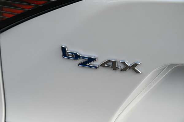 2024 Toyota bZ4X YEAM15R