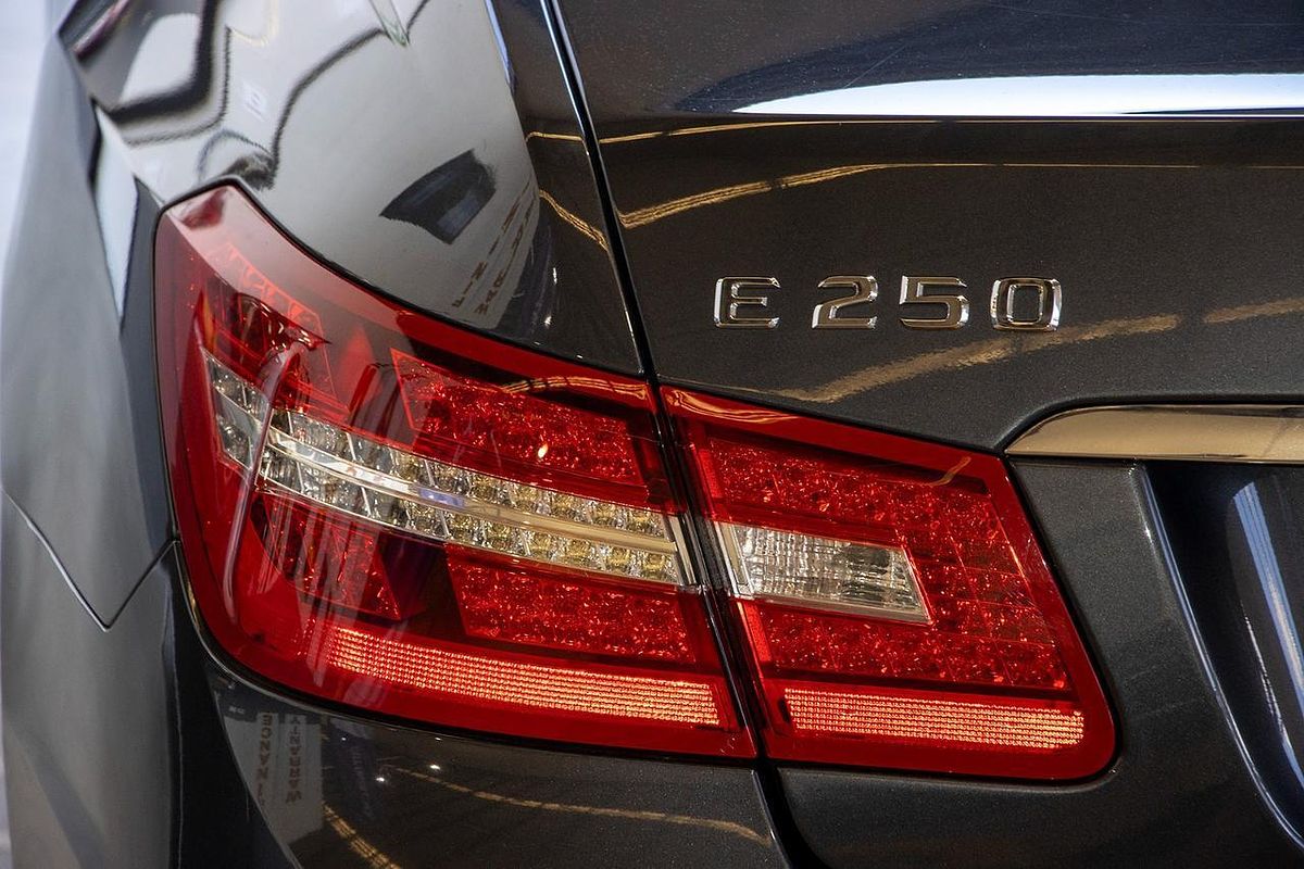 2012 Mercedes-Benz E-Class E250 CDI BlueEFFICIENCY Avantgarde A207