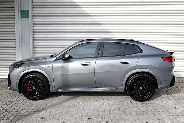 2024 BMW iX2 xDrive30 M Sport U10