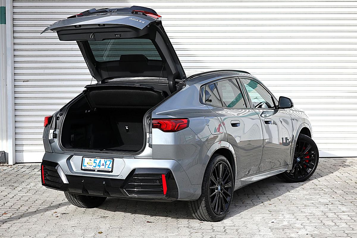 2024 BMW iX2 xDrive30 M Sport U10