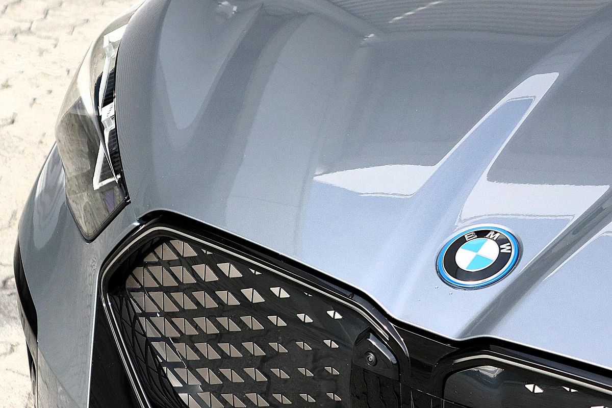 2024 BMW iX2 xDrive30 M Sport U10