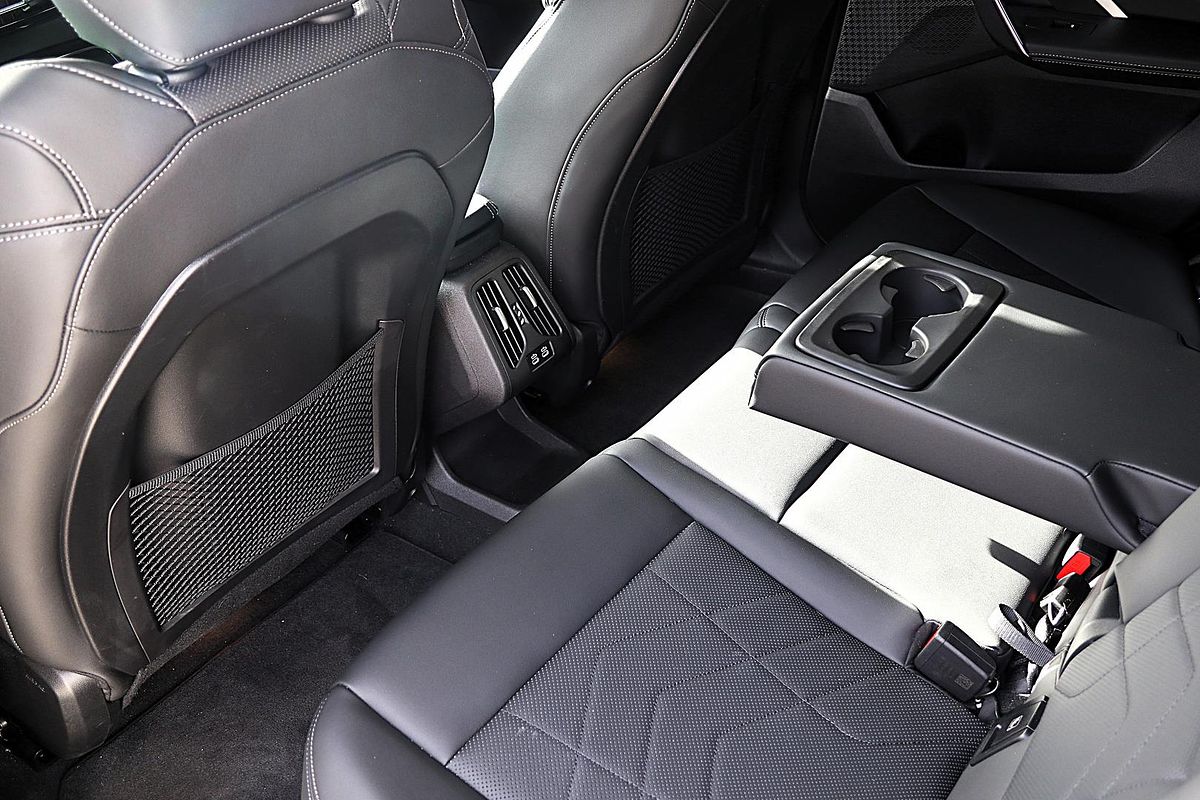 2024 BMW iX2 xDrive30 M Sport U10